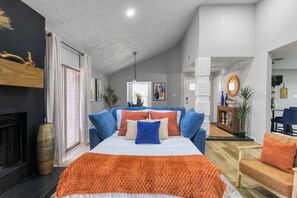 3 bedrooms, iron/ironing board, WiFi, bed sheets