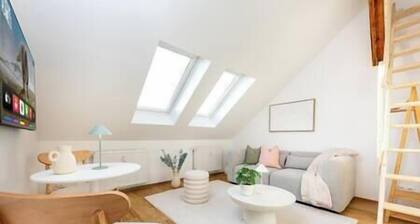 LOVELY_COZY_Apartment