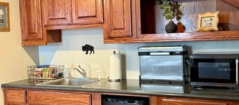 Lone Star Lookout - 1 night minimum allowed! So close to I-35W and much more, but still quiet and peaceful.