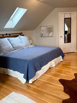 1 bedroom, iron/ironing board, travel crib, free WiFi