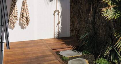 Relax & unwind at Vic's place Falcon Bay. Your perfect beach side escape awaits!