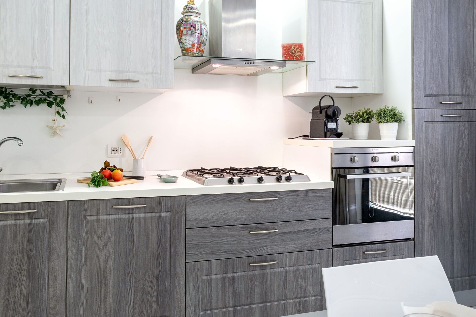 Geladeira, fogão, cooktop, lava-louças