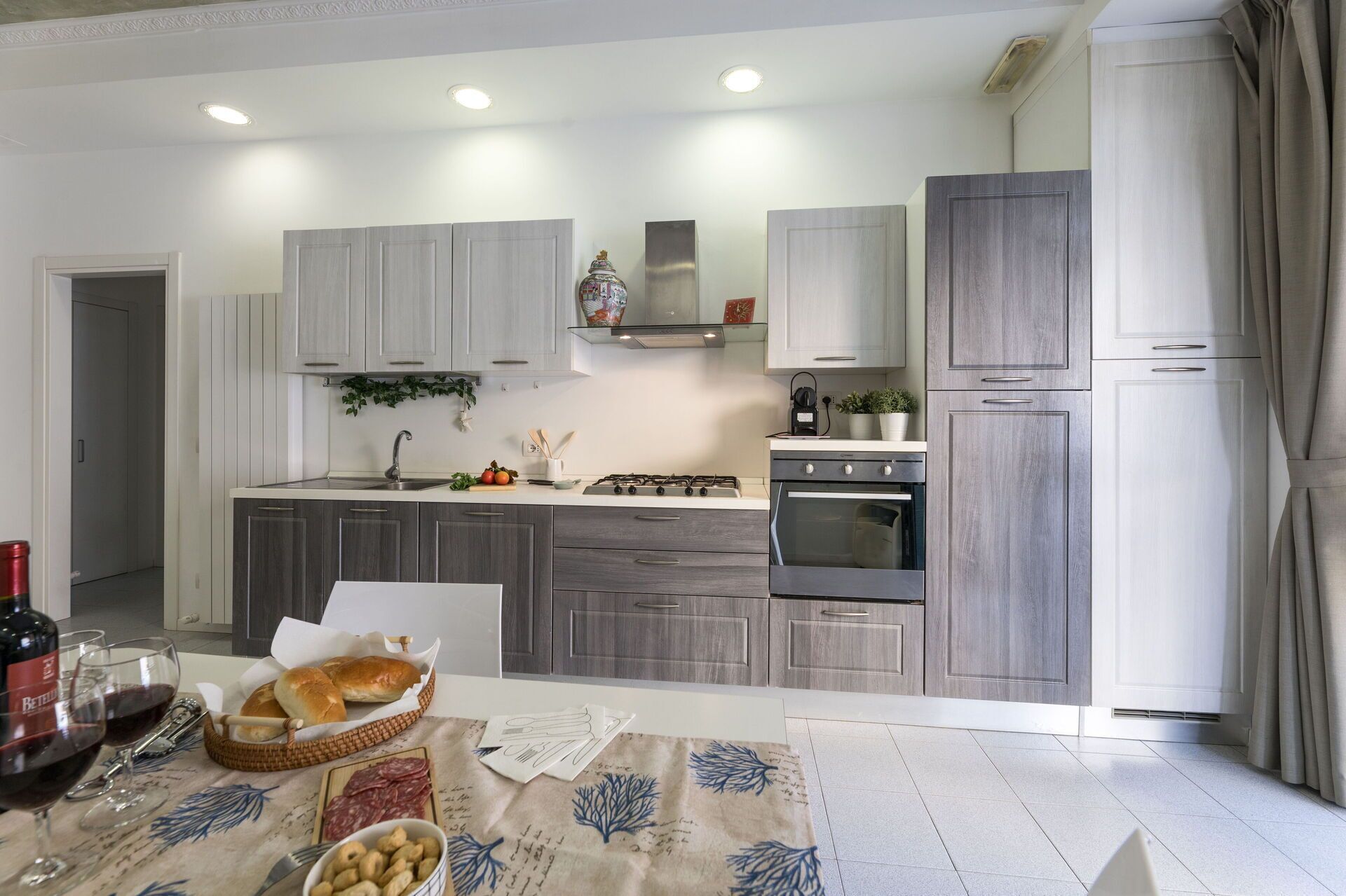 Geladeira, fogão, cooktop, lava-louças