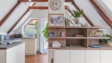 Réfrigérateur, micro-ondes, four, lave-vaisselle