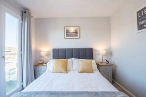 2 soverom, skrivebord, wi-fi og sengetøy