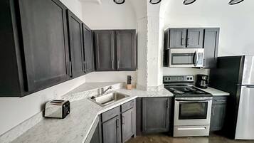 Fridge, microwave, oven, stovetop