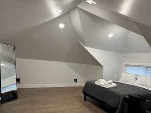 4 chambres, fer et planche à repasser, Wi-Fi, draps fournis