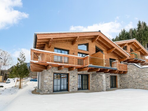 Luxury lodge with a private sauna near Flachau