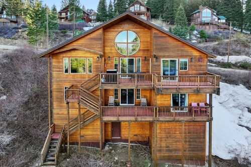 Beautiful View, Near Ski Resort, Bunk Beds, Free Ev Charger, Games, Weber BBQ and Big Deck