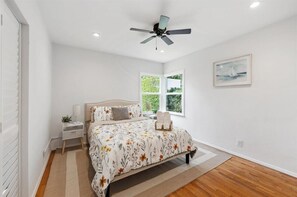 3 soverom, skrivebord, strykejern/-brett og wi-fi (inkludert)