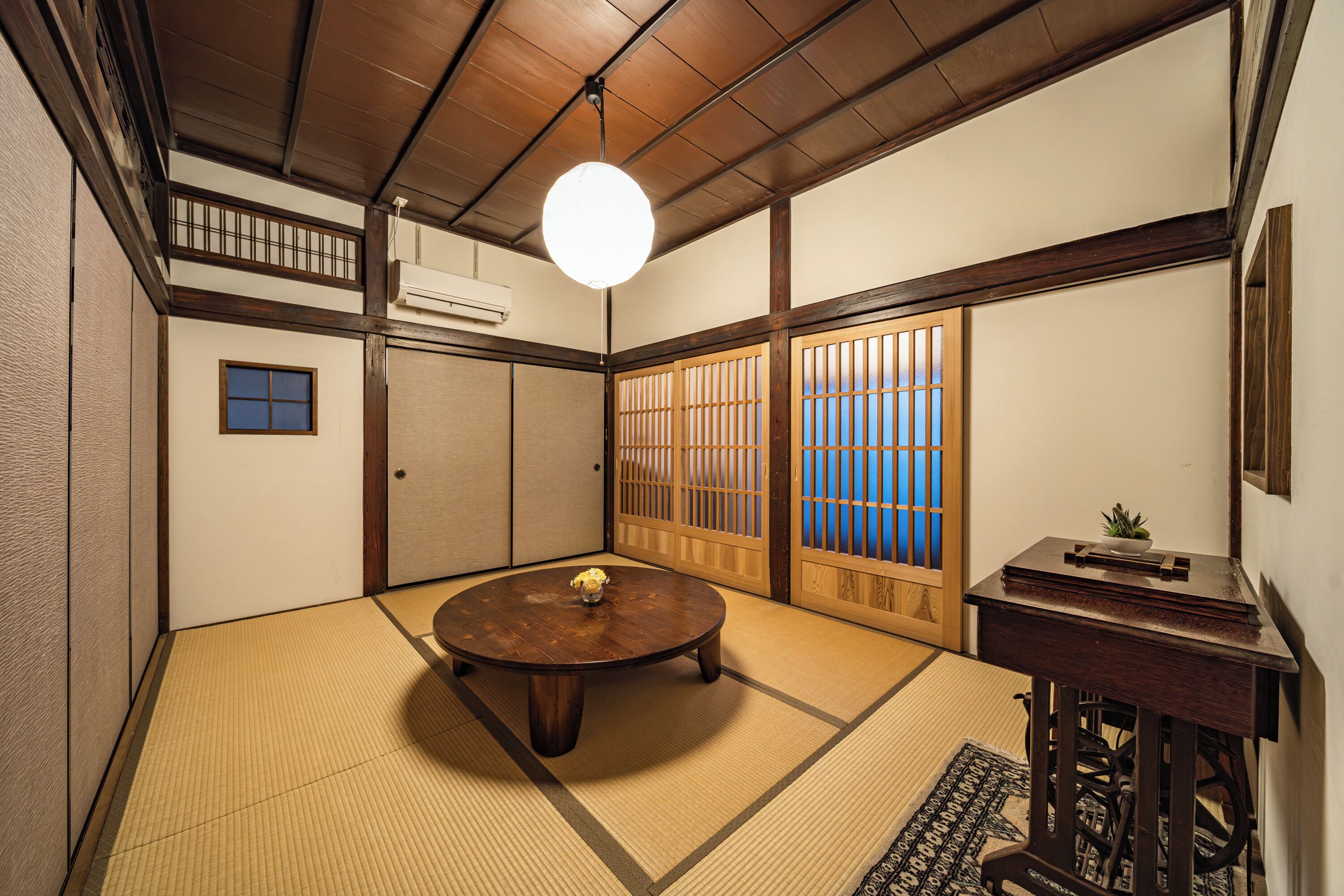 Apartamento básico, para não fumantes | Escrivaninha, espaço de trabalho para notebook, cortinas blackout