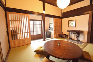 Basic Apartment, Non Smoking | Desk, laptop workspace, blackout drapes, free WiFi