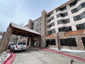 Exterior - Grand Lodge King Suite Ski-in Ski-out (Crested Butte)