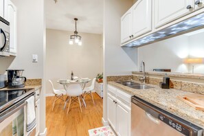 Fridge, microwave, stovetop, dishwasher
