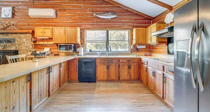 Pet-Friendly Log Cabin in Florida Countryside!