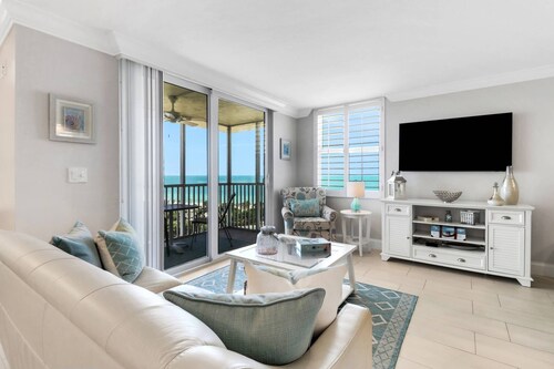 Stunning Remodeled Studio w/ Beautiful Gulf View & Sunset Skies! Over $100 of Free Daily Activities!