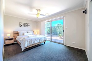 3 chambres, fer et planche à repasser, lit parapluie, Wi-Fi