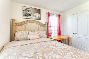3 chambres, fer et planche à repasser, accès Internet, draps fournis