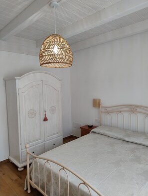 2 dormitorios, tabla de planchar con plancha, wifi gratis y ropa de cama