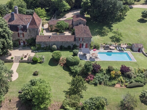 Exterior - Superb country house with pool and lovely views (Soturac)