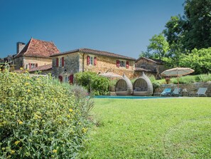 Exterior - Superb country house with pool and lovely views (Soturac)