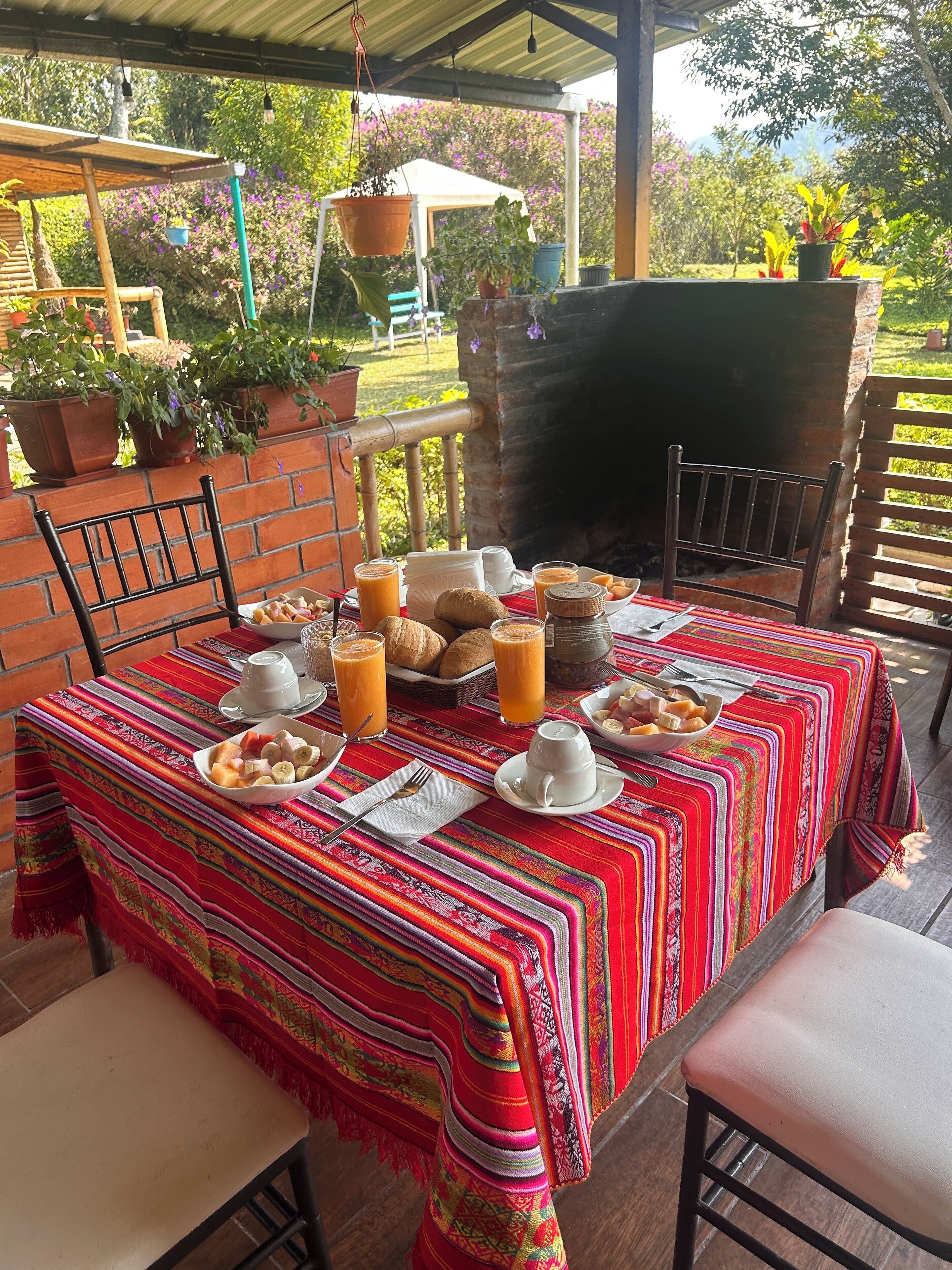 Free daily continental breakfast 