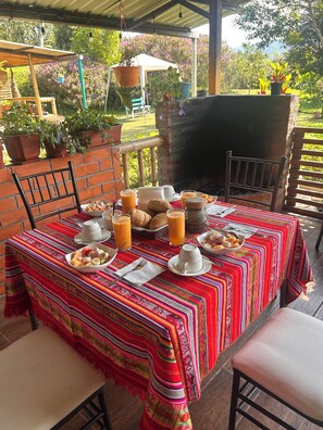 Desayuno continental incluido todos los días