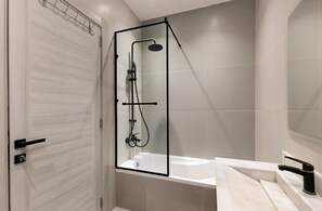 Shower - furnished apartment with beautiful backyard in sheikh zayed (Giza Governorate)