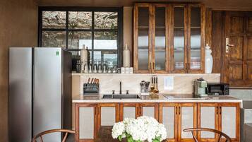 Japanese-style Villa, 4 Bedrooms, Valley View | Private kitchen | Fridge, oven, stovetop, cookware/dishes/utensils