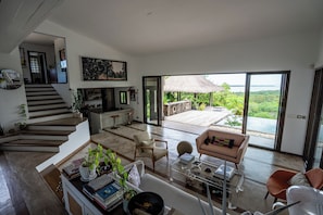 Smart TV, books, stereo