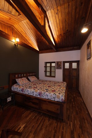 Familien-Ferienhaus, 2 Schlafzimmer, 2 Bäder, Bergblick | 2 Schlafzimmer, kostenloses WLAN, Bettwäsche