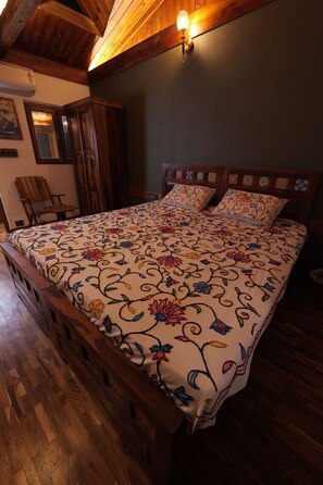 Casa de campo familiar, 2 habitaciones, 2 baños, vistas a la montaña | 2 dormitorios, wifi gratis, ropa de cama