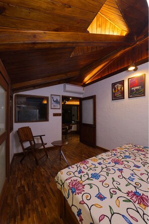 Familie cottage, 2 slaapkamers, 2 badkamers, uitzicht op bergen | 2 slaapkamers, gratis wifi, beddengoed