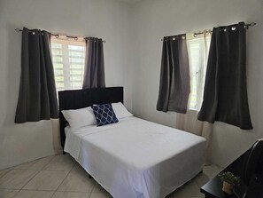 3 bedrooms, iron/ironing board, free WiFi, bed sheets