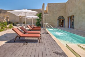 Pool - Bed & Breakfast in Maglie with 16 bedrooms sleeps 32 (Maglie)