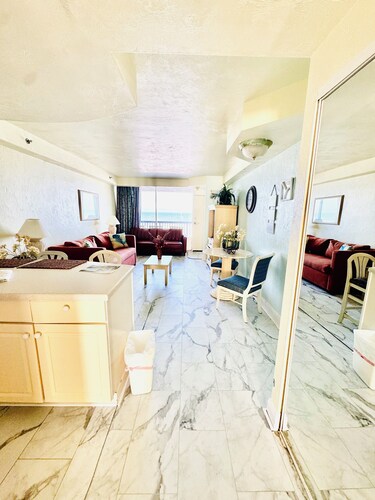Amazing Oceanfront one Bedroom condo with spacious balcony and beautiful view.