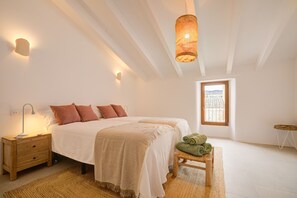 3 bedrooms, iron/ironing board, free WiFi, bed sheets - San Francisco by Rentallorca (Petra)