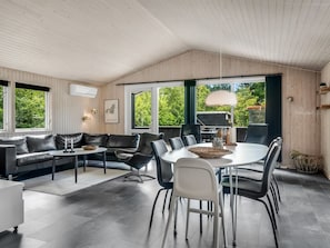 Dining - "Onni" - 2.3km from the sea by Interhome (Saltum)