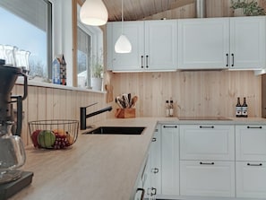 Kühlschrank, Mikrowelle, Ofen, Geschirrspüler