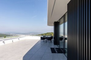 Superior Apartment | Terrace/patio - Elania Resort & Spa (Cluj-Napoca)