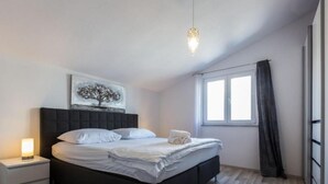 Leilighet (Three Bedroom Apartment)