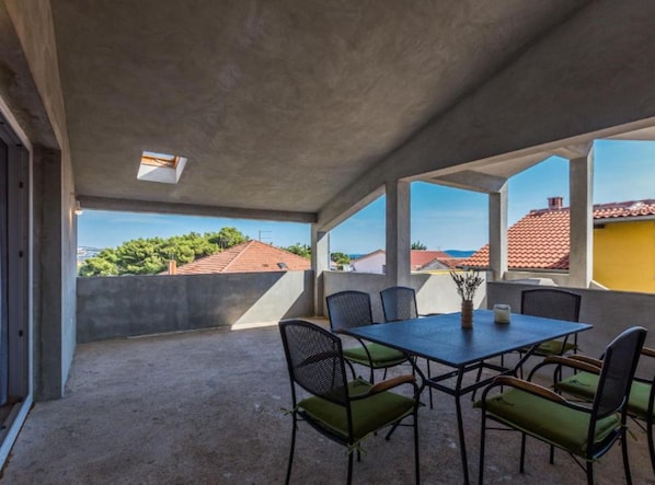 Appartement (Three Bedroom Apartment) | Terrasse/Patio