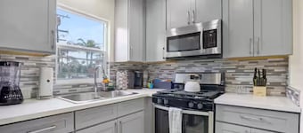 The Termino Treasure-Walk to Beach-Coastal Comfort