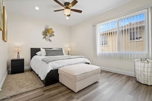 1 غرفة نوم ومكواة/لوح كي وسرير سفر وواي فاي مجانًا