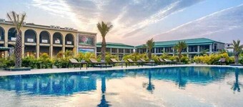 Corbett Elegant Retreat