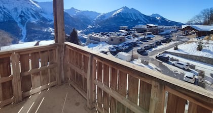 Mountain Retreat in Hautes-Alpes with Stunning Views