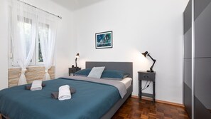 5 habitaciones, tabla de planchar con plancha y wifi gratis 