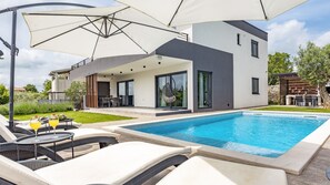 Pool - Villa Kali by Villas Guide (Krnica)