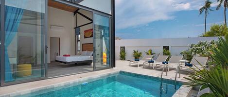 Outdoor pool, sun loungers