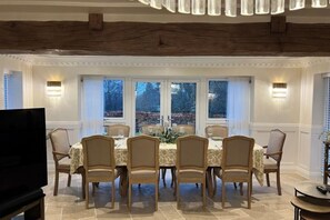 Dining - Oaken Spa. (Codsall)